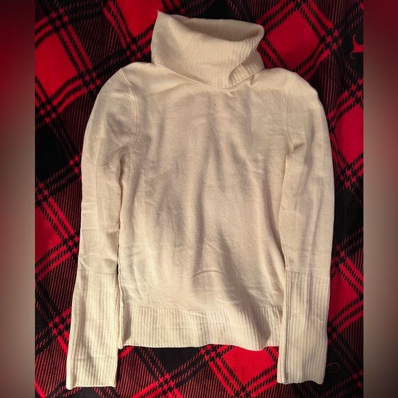 Aqua Cream Turtleneck Sweater - Picture 2 of 6